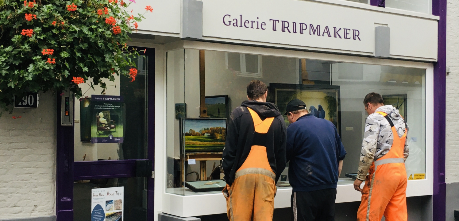 Foto van galerie Tripmaker vanaf de Oudestraat gezien