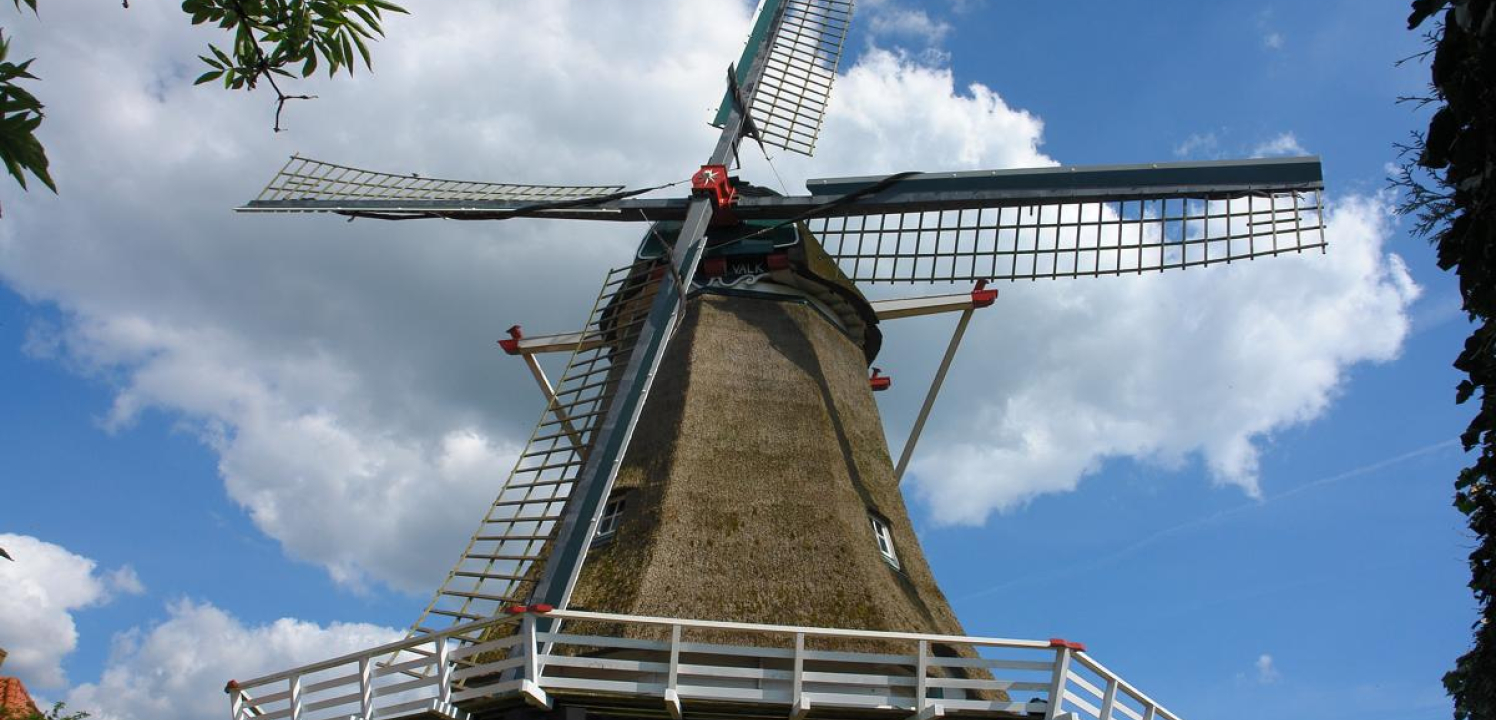 molen-valk-zalk-wolkenlucht